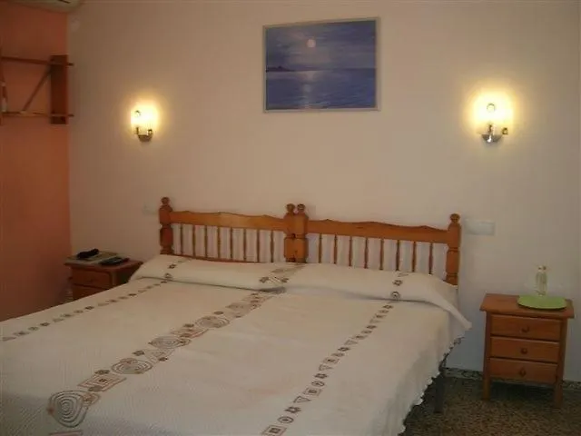 Pension Las Tres Golondrinas Playa DPlaya Des Figueral 0*,  Spagna